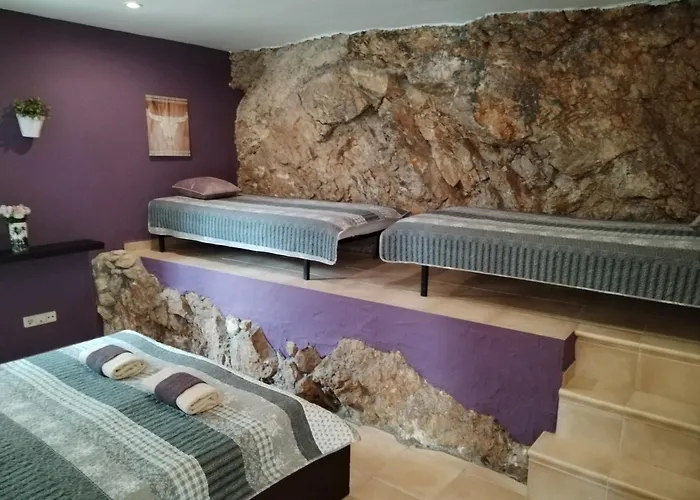 The Sunlight Bed & Breakfast 4*